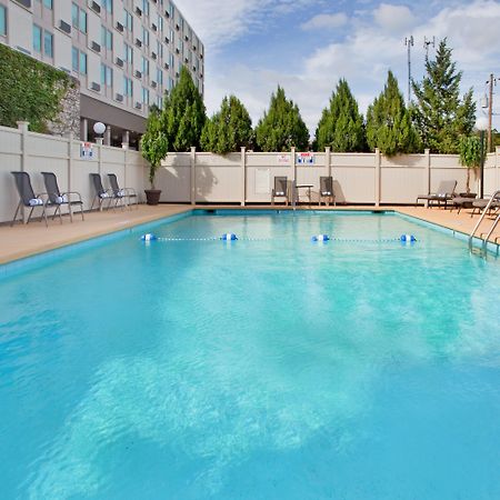 Holiday Inn At The Campus By Ihg Μανχάταν Εξωτερικό φωτογραφία